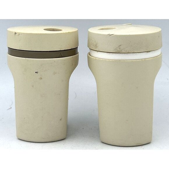 Tupperware Vintage Salt And Pepper Shakers Set Almond Beige 1471 Camping, Picnic - Picture 2 of 6